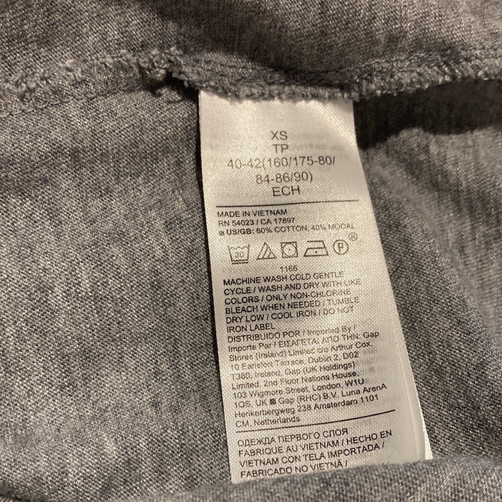 Banana Republic Gray V Neck T Shirt Size XS - Picture 3 of 9
